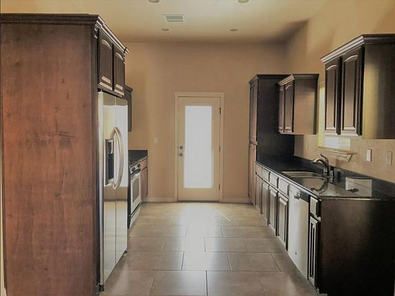 3rd image of 3721 Coco Palm Dr #5