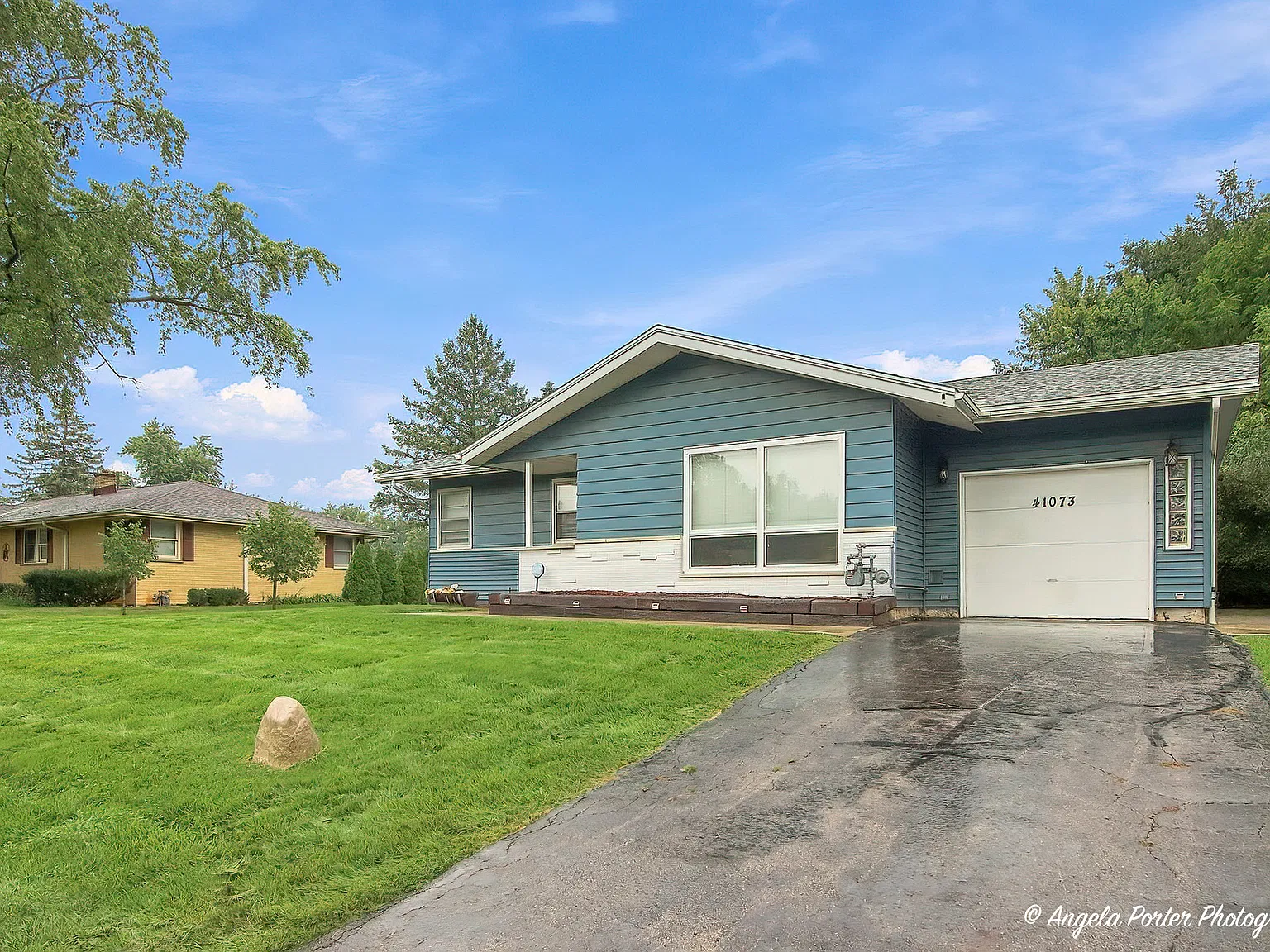 2 bed, 986 sqft, $2,100 — Photo 2