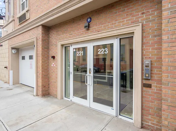 221 62nd Street image 2 of 15