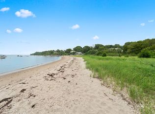 241 Fleetwood Dr, Saunderstown, RI 02874