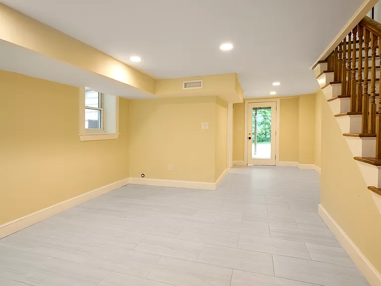 36 Maple Ave #34 — Photo 8