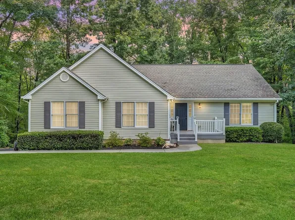 71 Woods Edge Dr, Rocky Mount, VA 24151