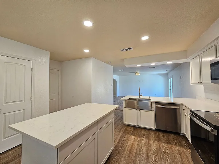 5108 Screaming Eagle Cir — Photo 6