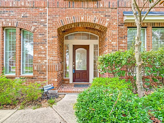 2nd image of 634 Summer Trace Ln