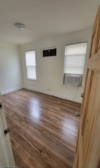 569 Morris St — Photo 7