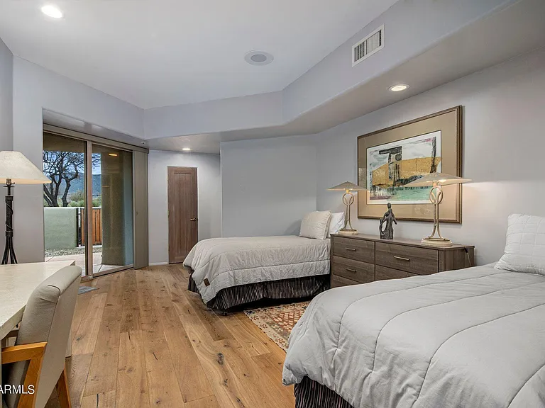 10111 E Graythorn Dr — Photo 5