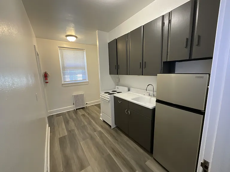 2015 Market St — Photo 3