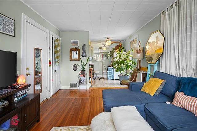 1140 E Johnson St #4 — Photo 3