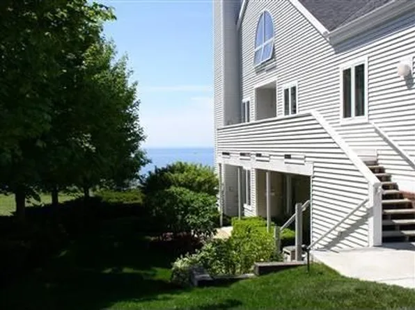 1810 Lakeshore Dr, Saint Joseph, MI 49085