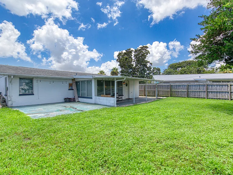 55 Poinsettia Dr — Photo 19