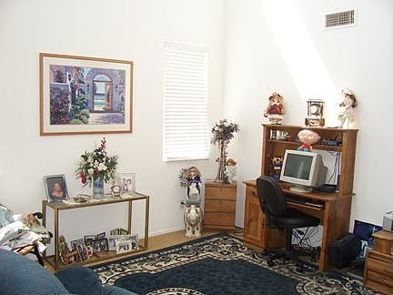 3rd image of 1105 N Solano Privado APT A