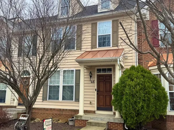 46 Payne St, Charles Town, WV 25414