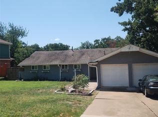 5786 Rockhill Rd, Fort Worth, TX 76112