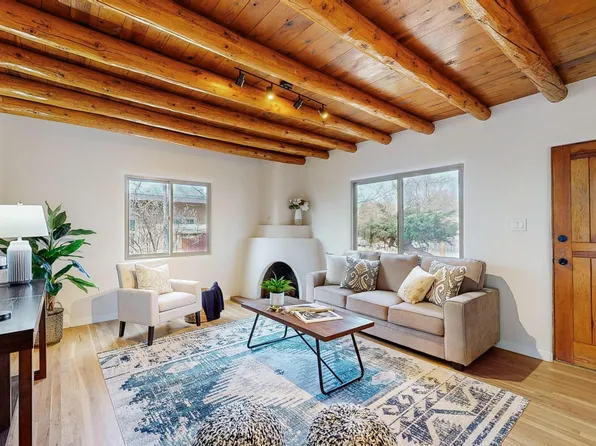 2004 Hopi Rd, Santa Fe, NM 87505