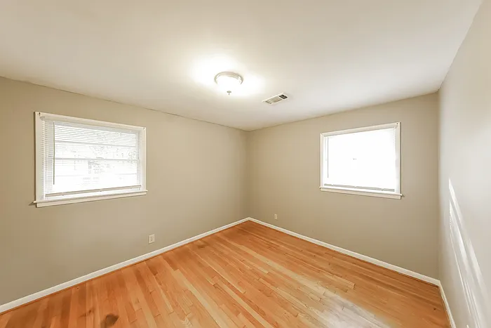 1712 Longmeadow Dr — Photo 8