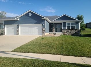 9020 Blacksmith Rd, Lincoln, NE 68507