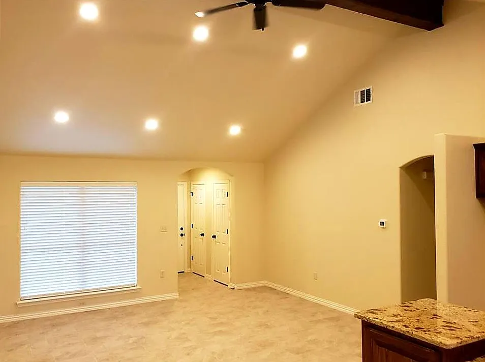 2 bed, 1150 sqft, $1,650 — Photo 2