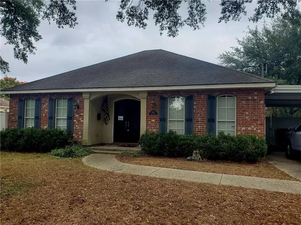 2301 Jackson Blvd, Chalmette, LA 70043