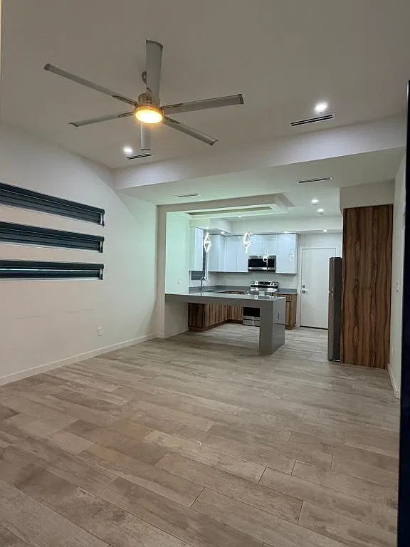 316 E Rogers Rd, unit 4 — Photo 3
