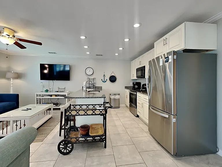 109 Driftwood Rd #A — Photo 9