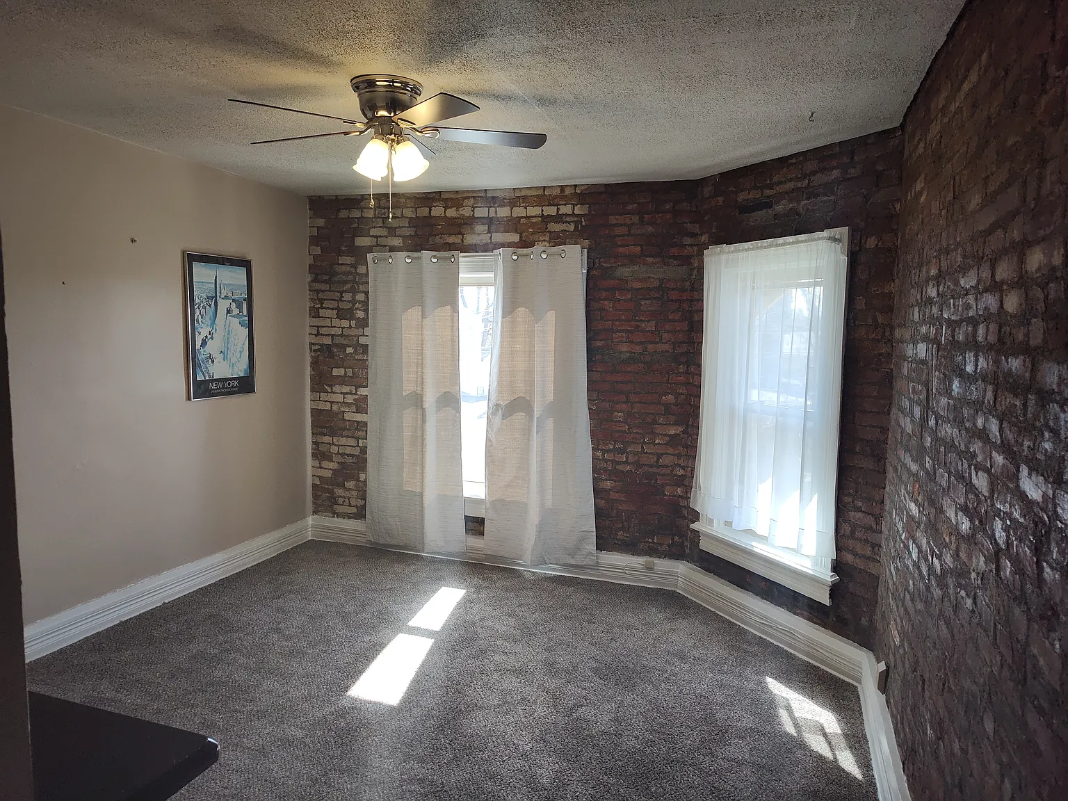 2 bed, 900 sqft, $1,300 — Photo 1