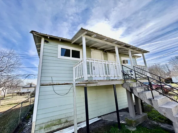 531 1/2 W 9th St APT E, Ada, OK 74820