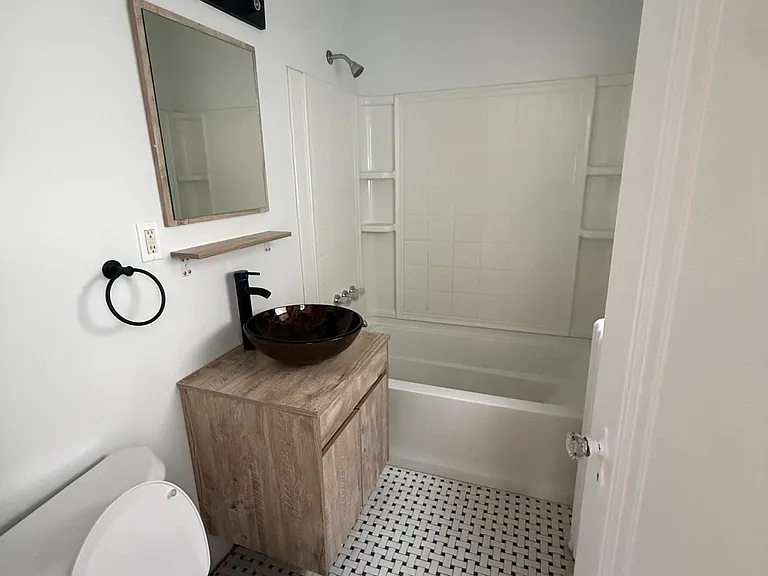 63 Willowbrook Rd #1 — Photo 2
