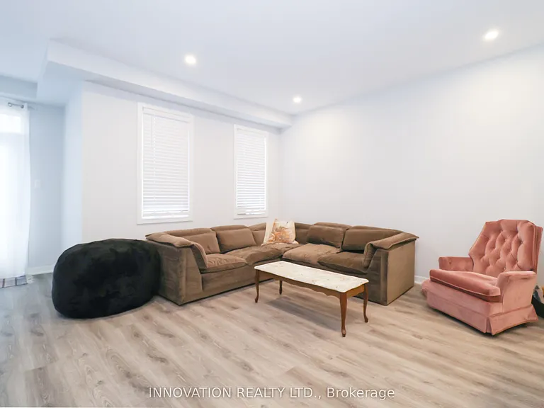 36 Stitch Mews — Photo 9
