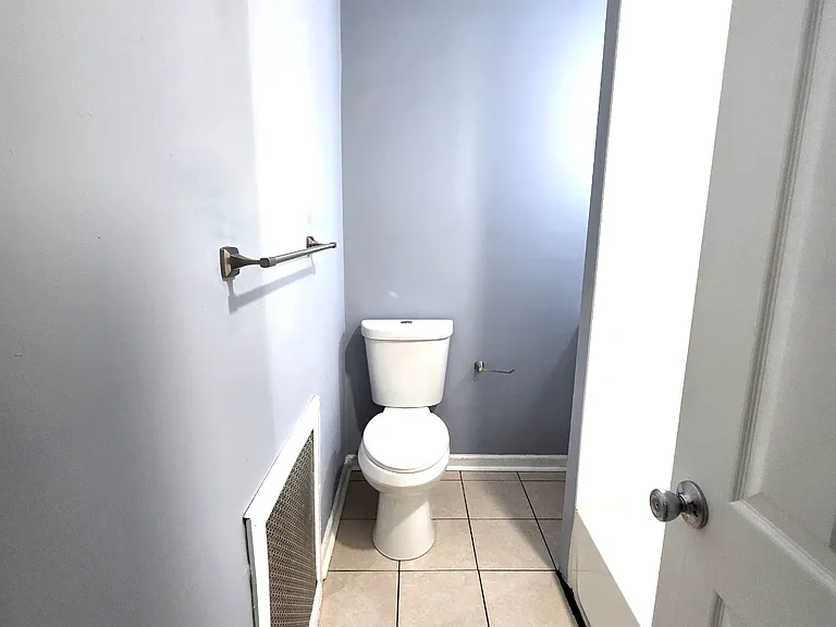6542 Regent St — Photo 26