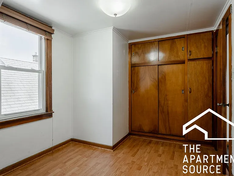 1334 W Barry Ave #3 — Photo 7