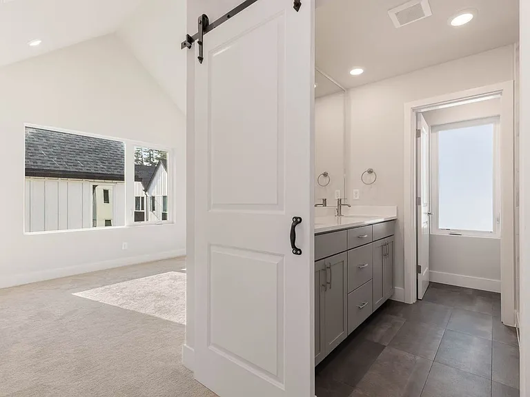 13335 Greenwood Ave N #D — Photo 19