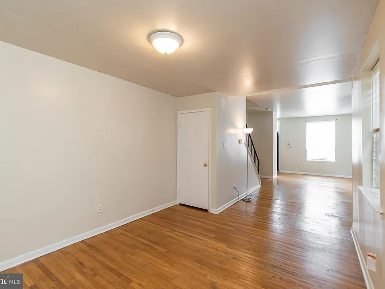 1635 Fontain St — Photo 13