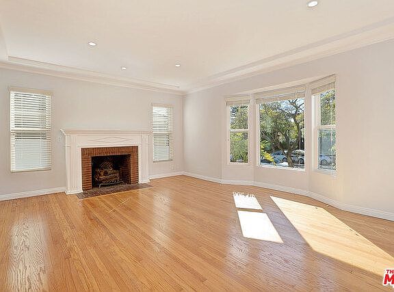 2nd image of 1115 Harvard St