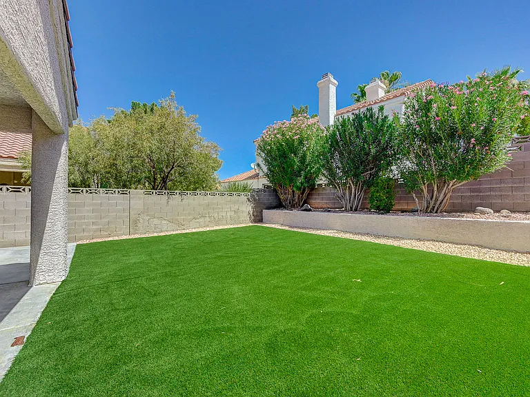 272 Comfort Dr — Photo 47