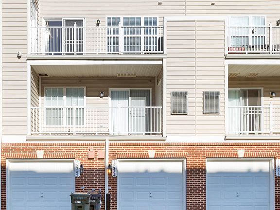 4th image of 15284 Rosemont Manor Dr #56