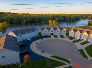 1625 Riverside Cir, Dixon, IL 61021