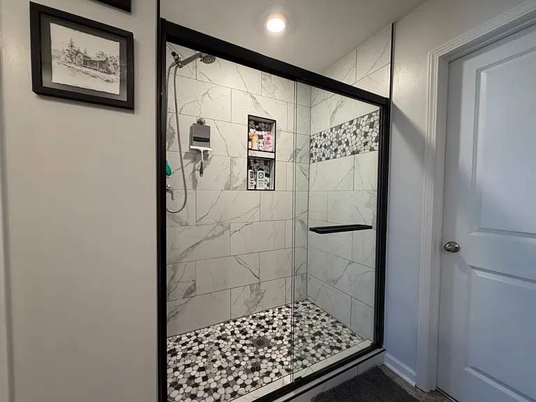 1049 Greenway Dr — Photo 10