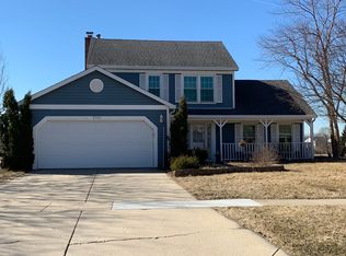 1094 Kingsdale Rd, Hoffman Estates, IL 60169