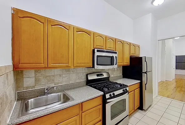 Rented by Reyes & Elsamad Real Estate Group | media 1