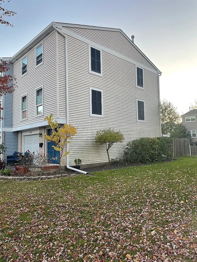 3 bed, 1.5 bath, 1686 sqft, $2,550 — Photo 2