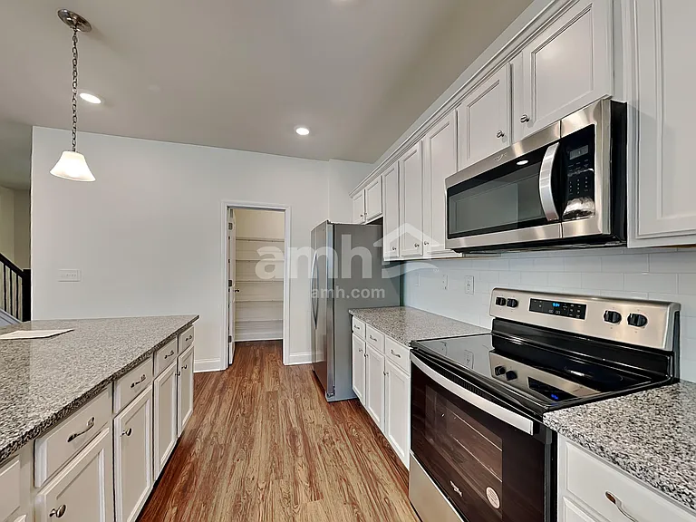 600 Lake Vista Ct — Photo 3