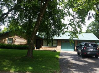 1219 Lake Dr, Ironton, MO 63650