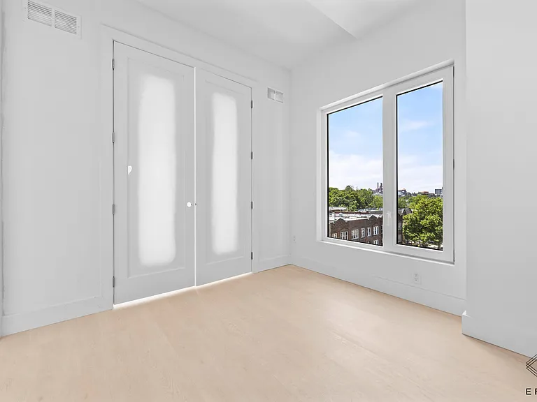 833 Maple St #4D — Photo 11