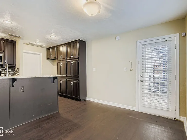 3323 Augusta Blvd — Photo 7