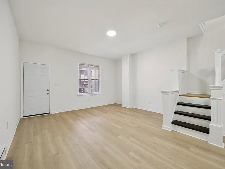278 S 60th St — Photo 3