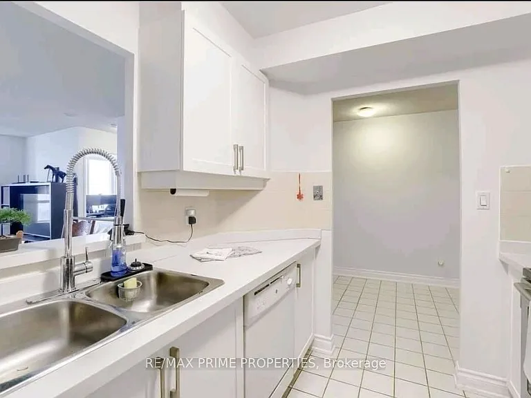88 Corporate Dr #1201 — Photo 7