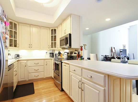 4th image of 680 N Lake Shore Dr APT 217