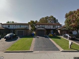1042 S Hunt Club Dr, Mount Prospect, IL 60056