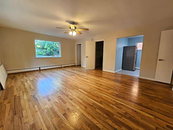 2nd image of 2541 Vera Ave APT 2