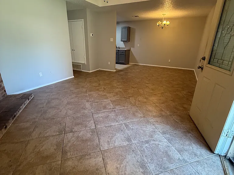 7510 April Ln — Photo 5